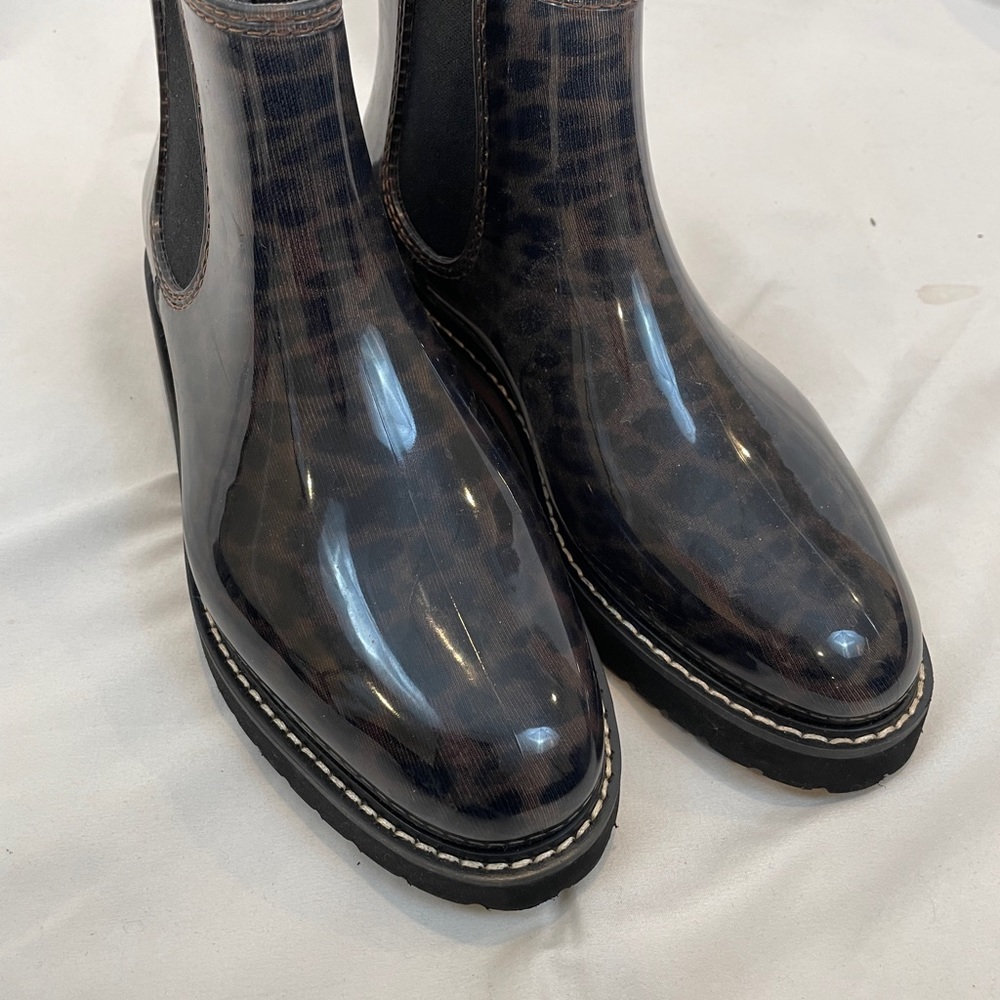 Cougar Kensington Chelsea Leopard Rain Boots sz 8 EUC